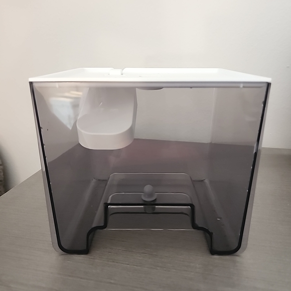 Small Portarble Dehumidifier Model CT2 95 oz. White. With Auto Shutoff. - Picture 8 of 14